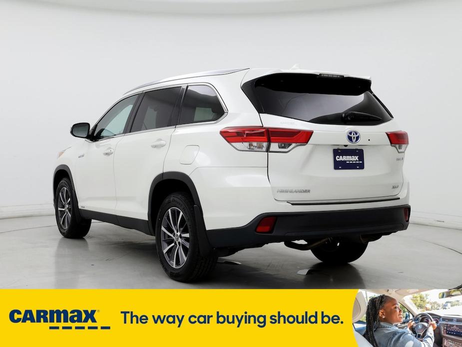 used 2019 Toyota Highlander Hybrid car, priced at $33,998