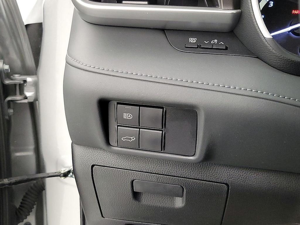used 2022 Toyota Highlander car, priced at $38,998