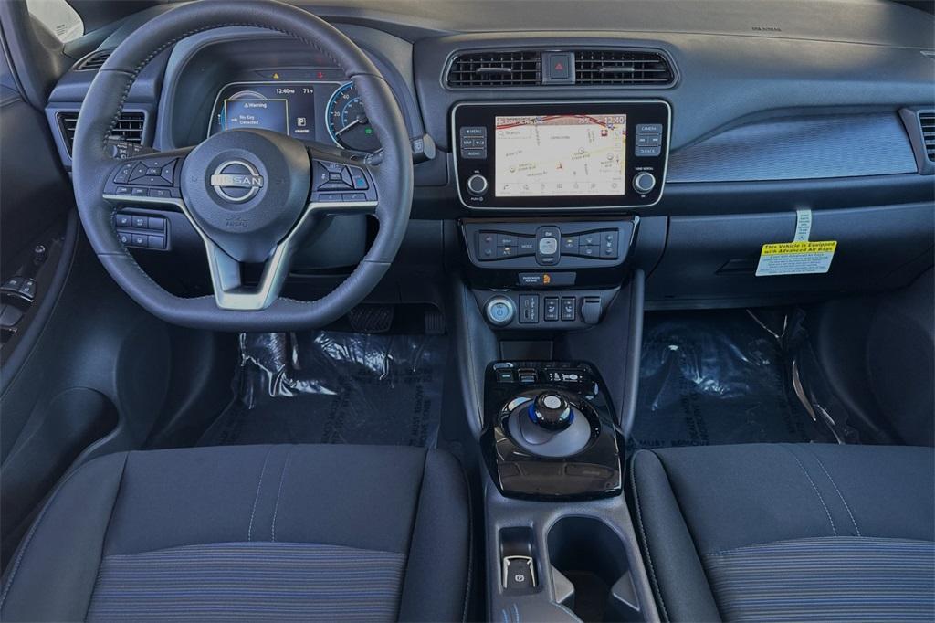 new 2025 Nissan Leaf car