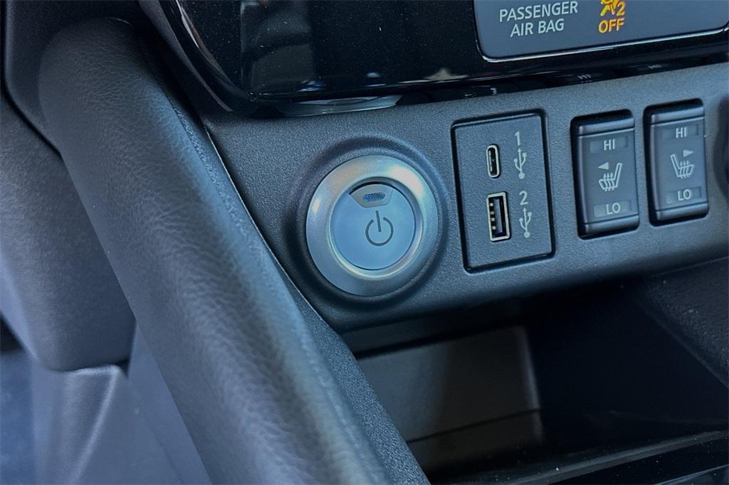 new 2025 Nissan Leaf car