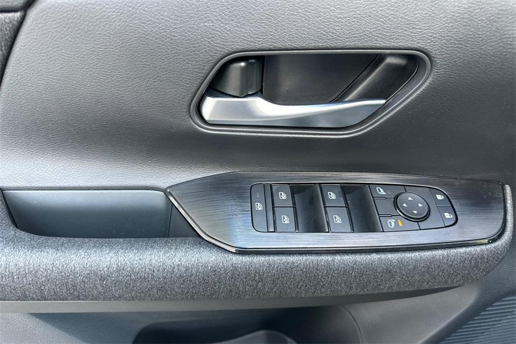 new 2025 Nissan Kicks car, priced at $27,030