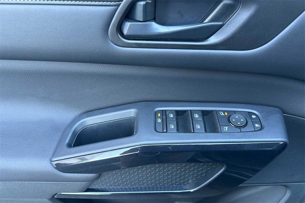 new 2025 Nissan Pathfinder car, priced at $38,510