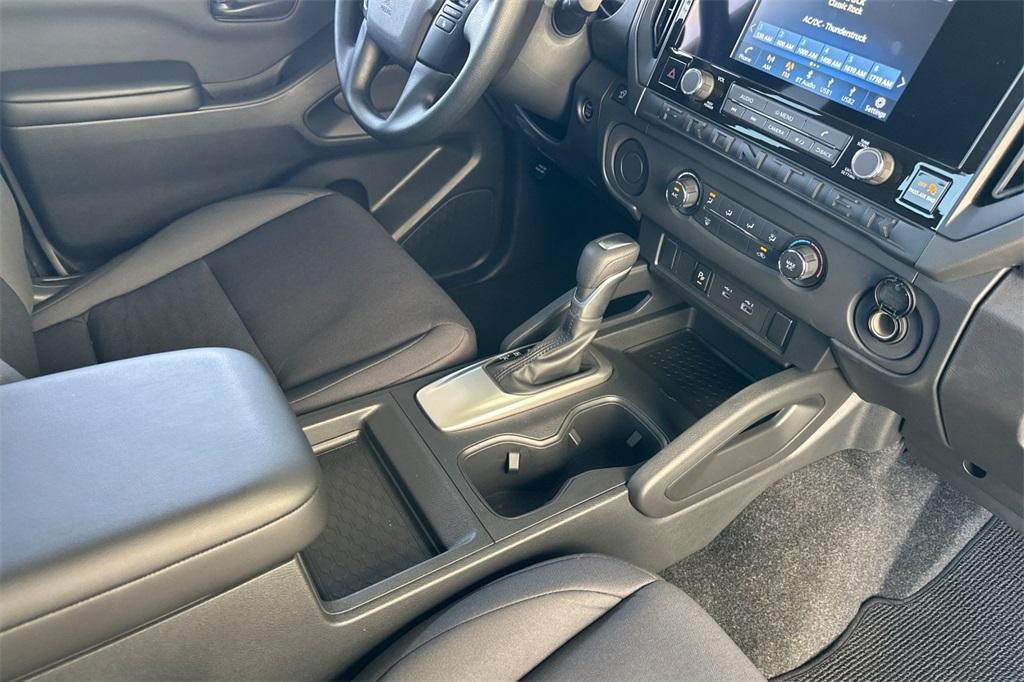 new 2025 Nissan Frontier car