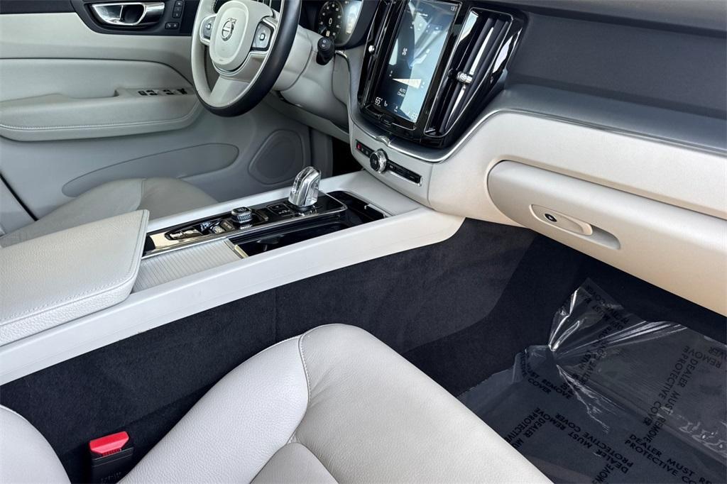 used 2018 Volvo XC60 Recharge Plug-In Hybrid car, priced at $26,999