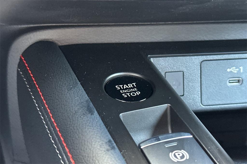 new 2025 Nissan Kicks car, priced at $29,945