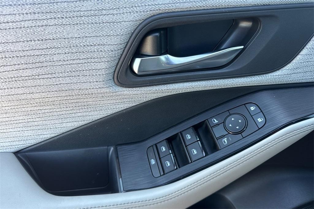 used 2023 Nissan Rogue car, priced at $25,999