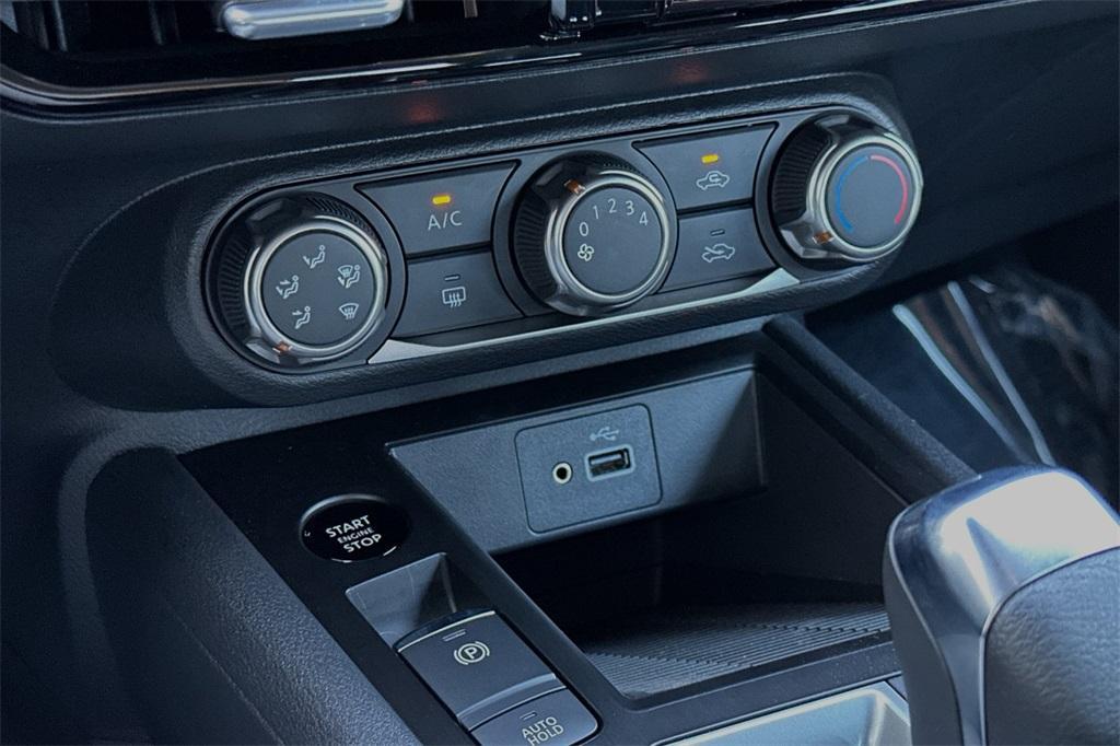 new 2025 Nissan Kicks car, priced at $25,590