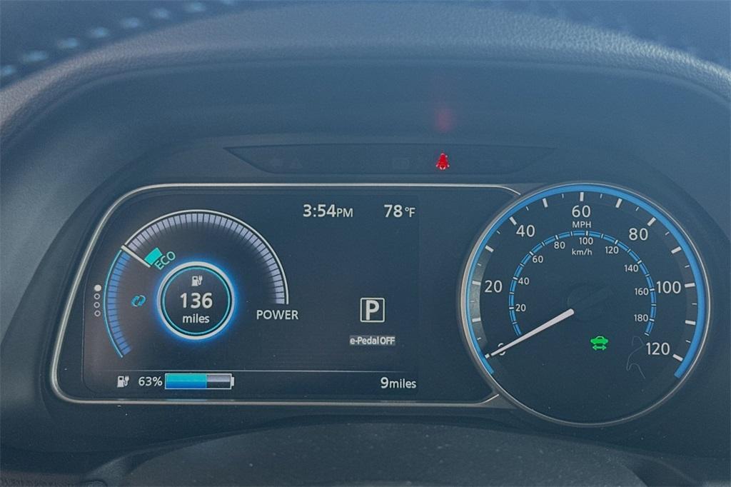 new 2025 Nissan Leaf car