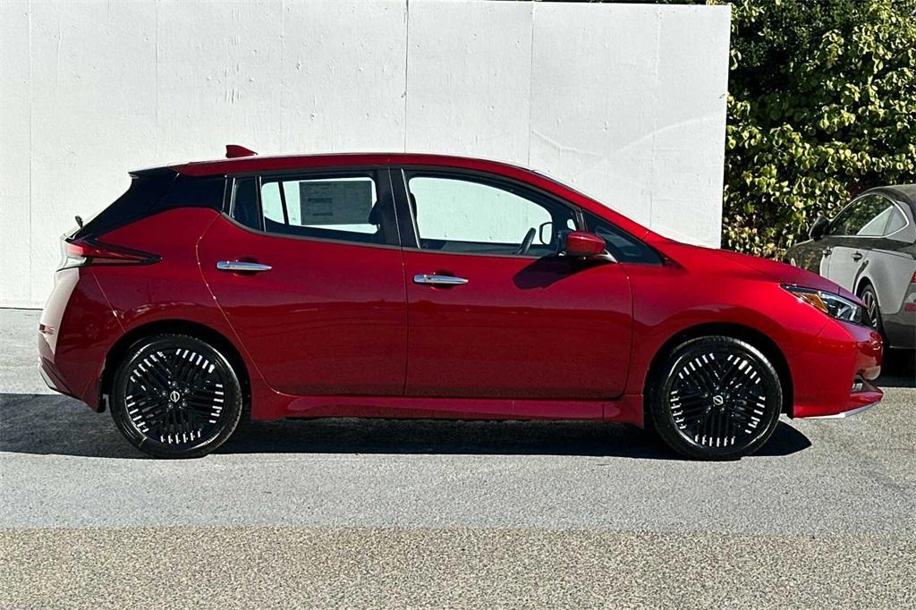 new 2025 Nissan Leaf car