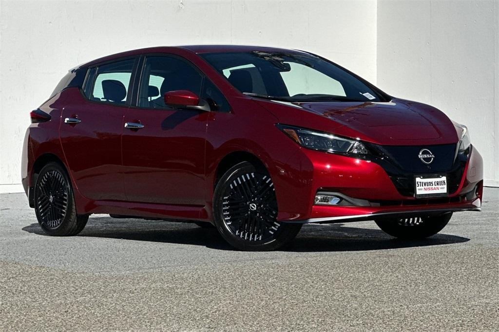 new 2025 Nissan Leaf car