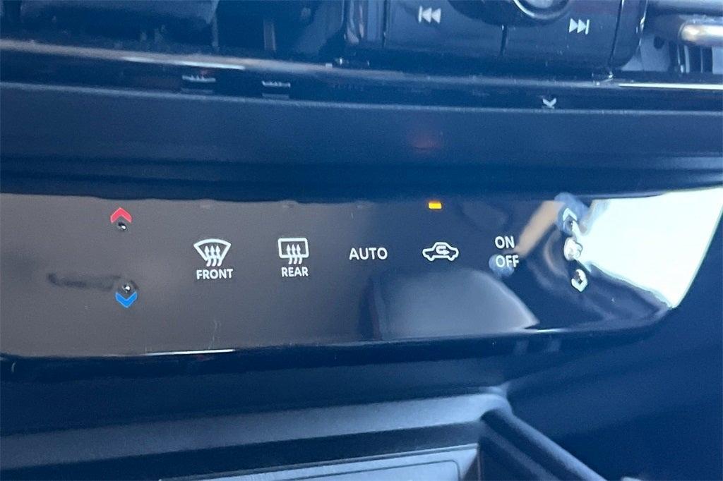 new 2025 Nissan Kicks car, priced at $30,380