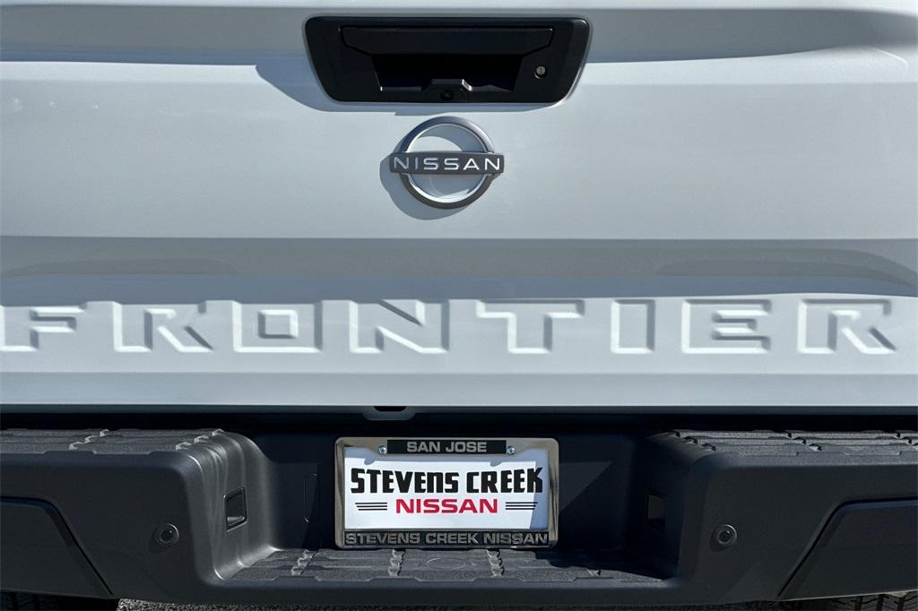 new 2025 Nissan Frontier car