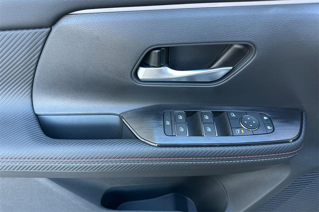 new 2025 Nissan Kicks car, priced at $29,935