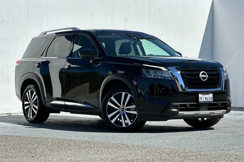 used 2023 Nissan Pathfinder car, priced at $35,999