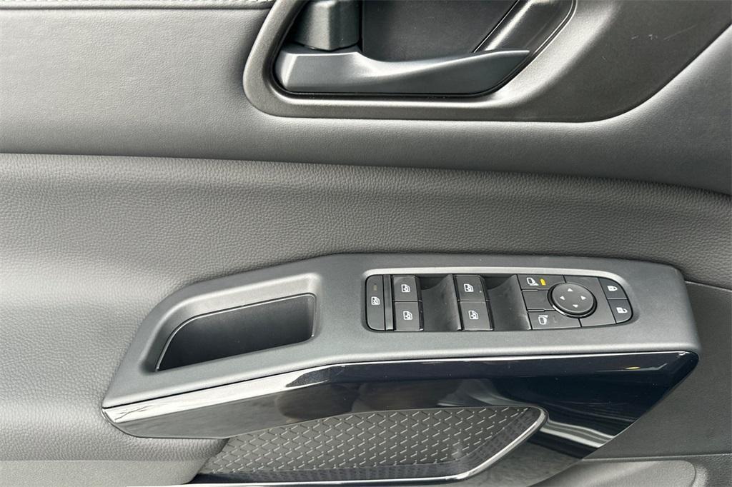 new 2025 Nissan Pathfinder car, priced at $38,865