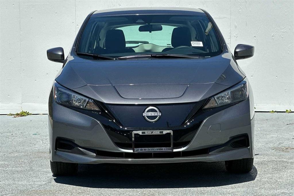 new 2025 Nissan Leaf car