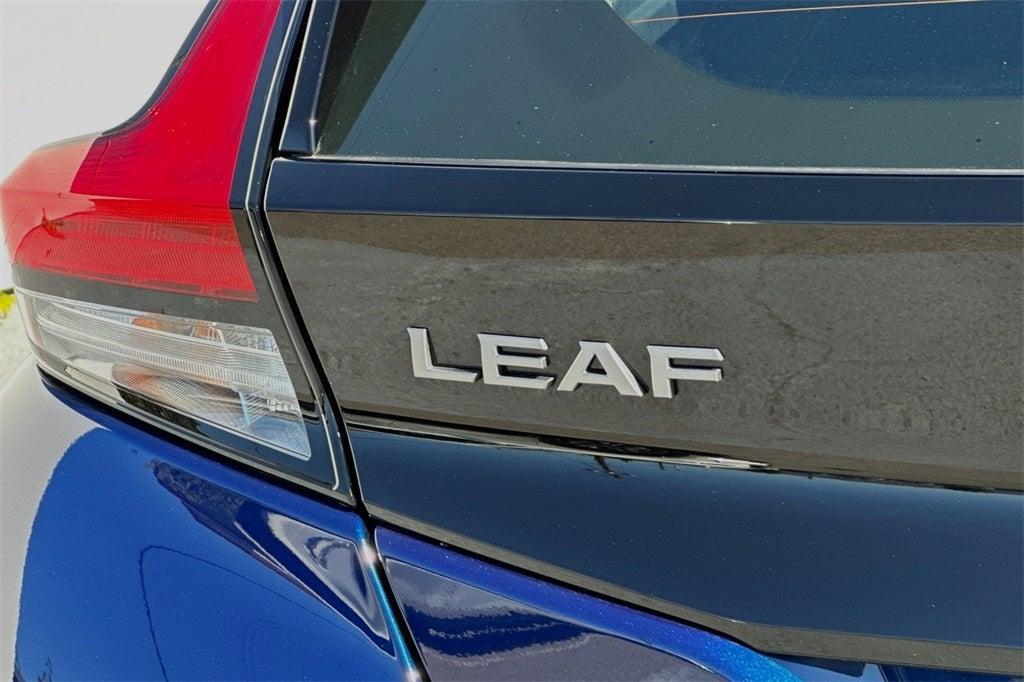 new 2025 Nissan Leaf car