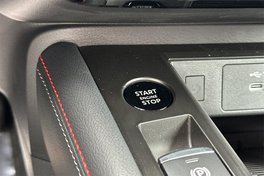 new 2025 Nissan Kicks car, priced at $32,010