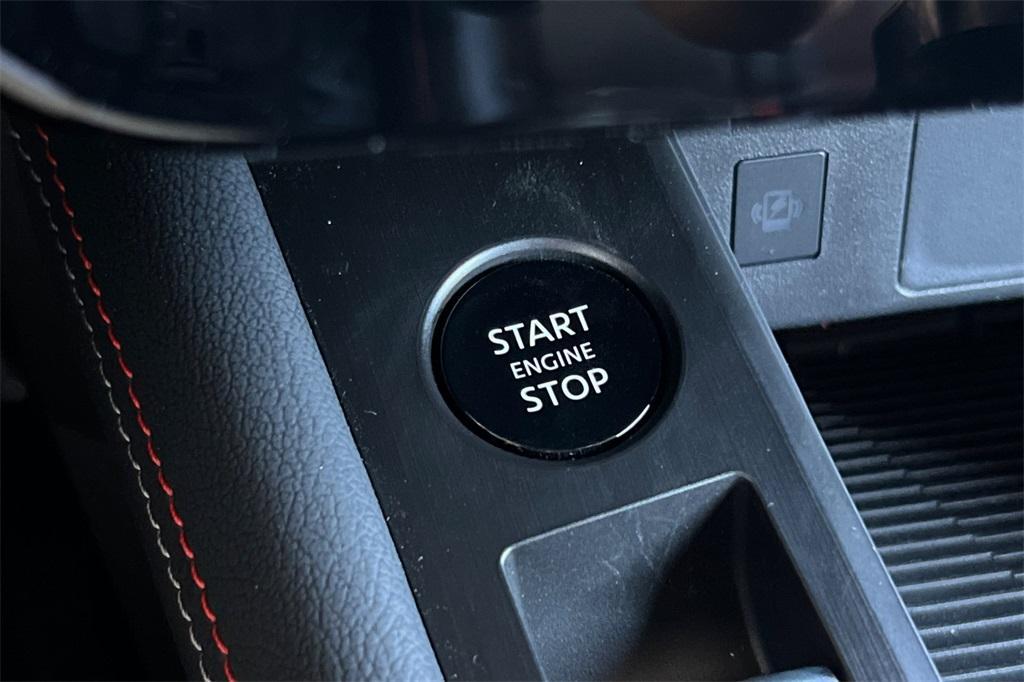 new 2025 Nissan Kicks car, priced at $29,285