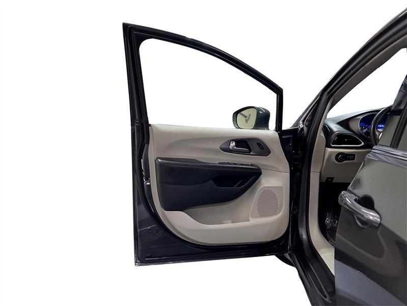 used 2022 Chrysler Pacifica car, priced at $23,500