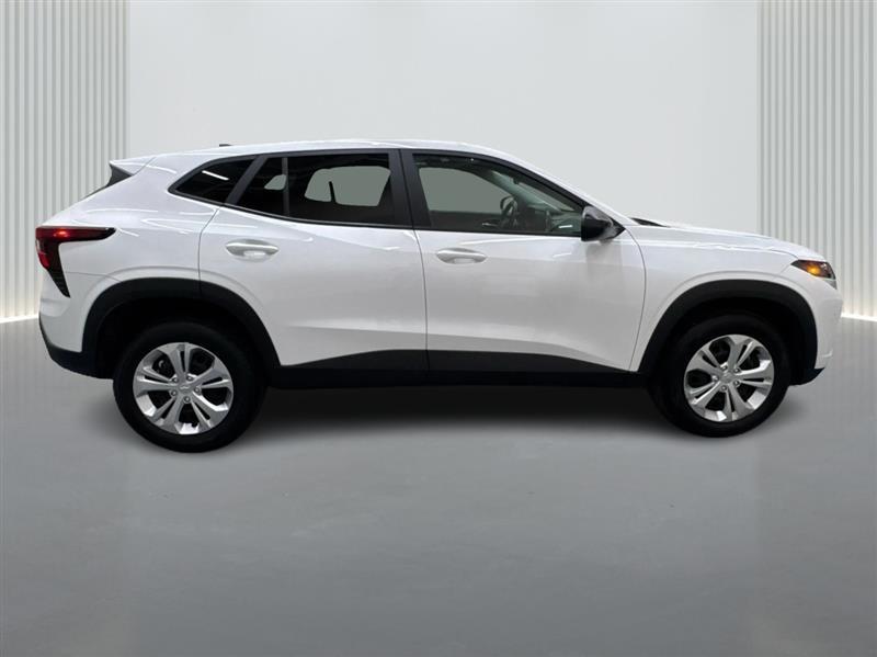 used 2024 Chevrolet Trax car, priced at $18,500