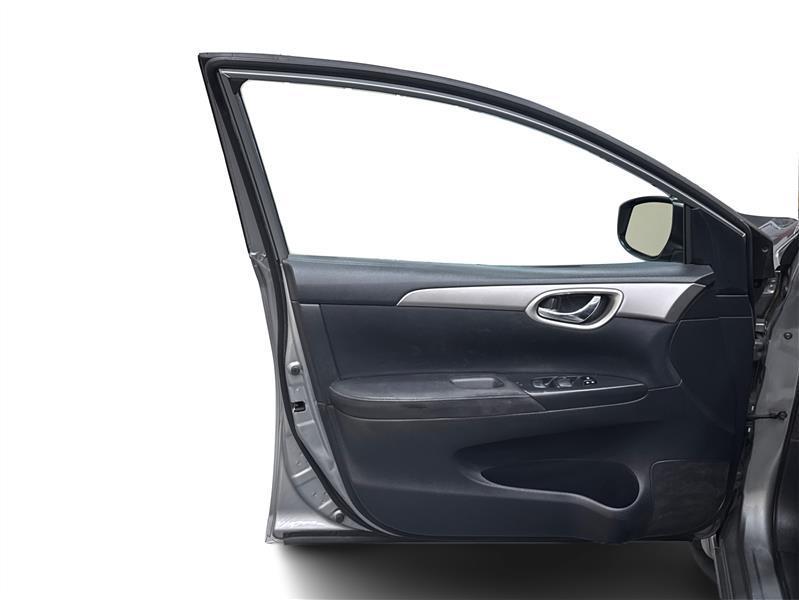 used 2014 Nissan Sentra car, priced at $5,500