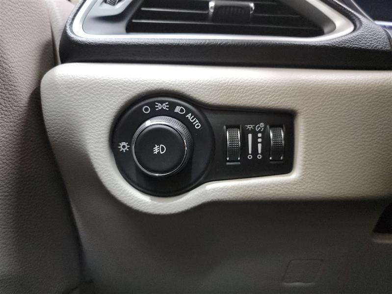used 2018 Chrysler Pacifica car, priced at $13,900