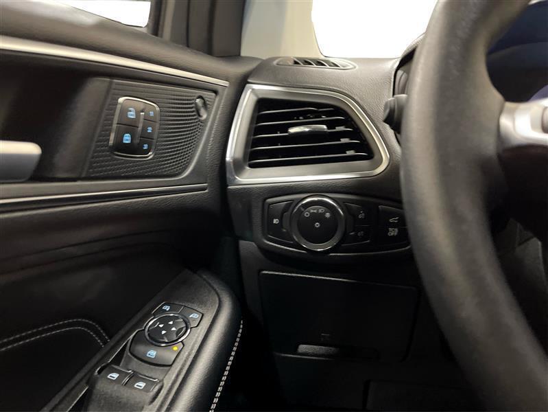 used 2024 Ford Edge car, priced at $30,900
