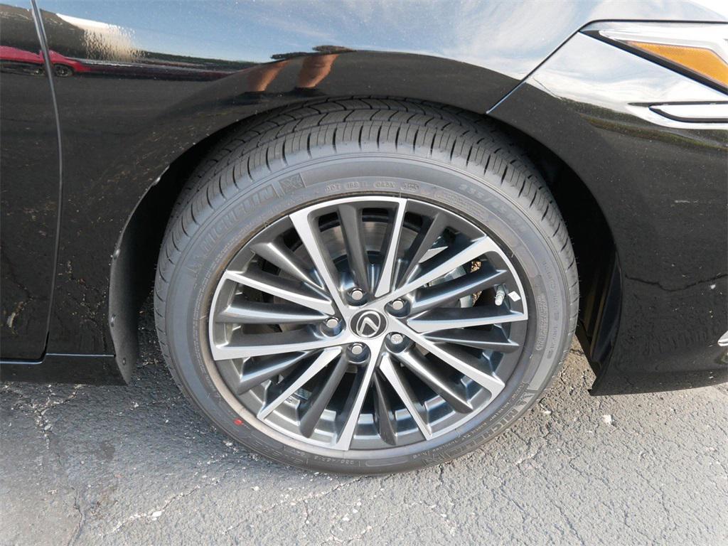 new 2025 Lexus ES 300h car, priced at $50,074