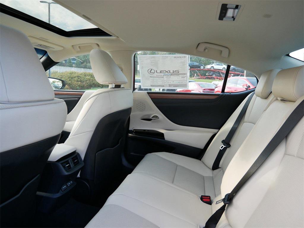 new 2025 Lexus ES 300h car, priced at $50,074