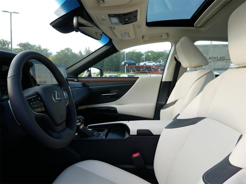new 2025 Lexus ES 300h car, priced at $50,074