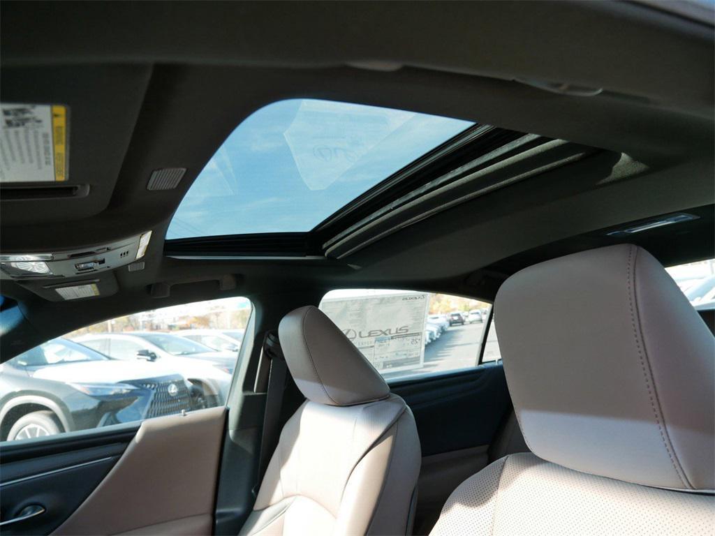 new 2025 Lexus ES 350 car, priced at $49,269