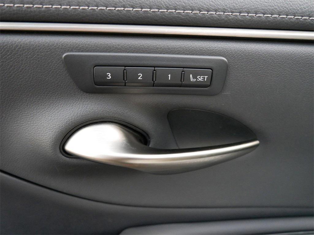 used 2019 Lexus ES 300h car, priced at $24,999