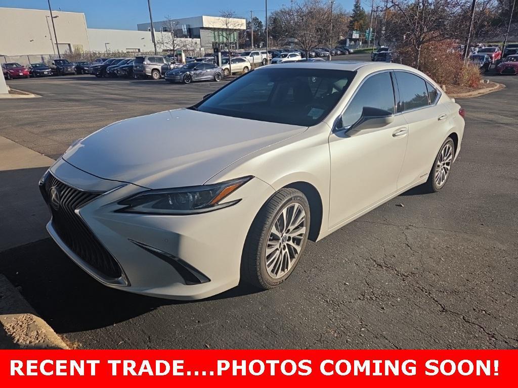 used 2019 Lexus ES 300h car, priced at $27,999