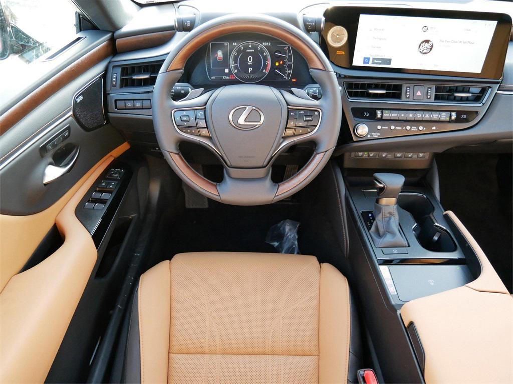new 2025 Lexus ES 350 car, priced at $55,225