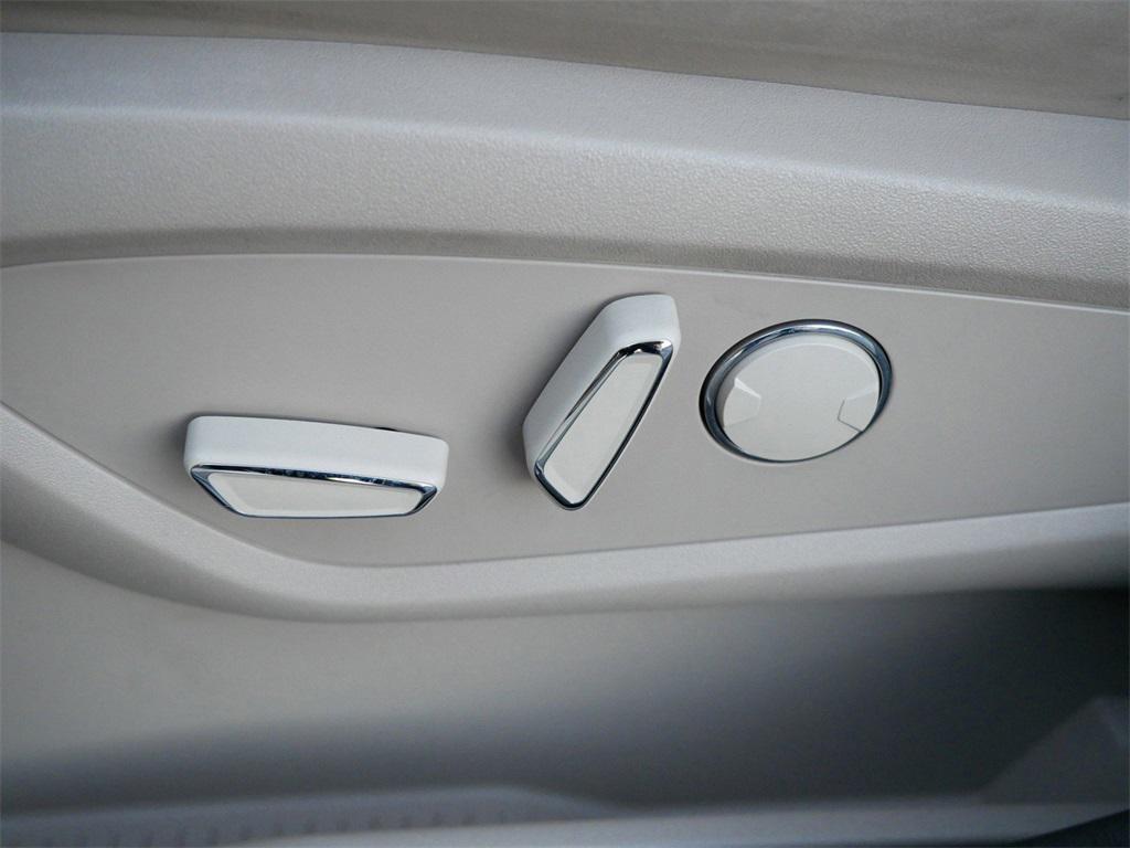used 2023 Lincoln Nautilus car, priced at $34,299