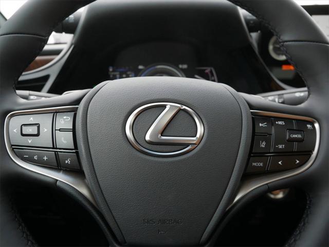 new 2025 Lexus ES 300h car, priced at $52,589