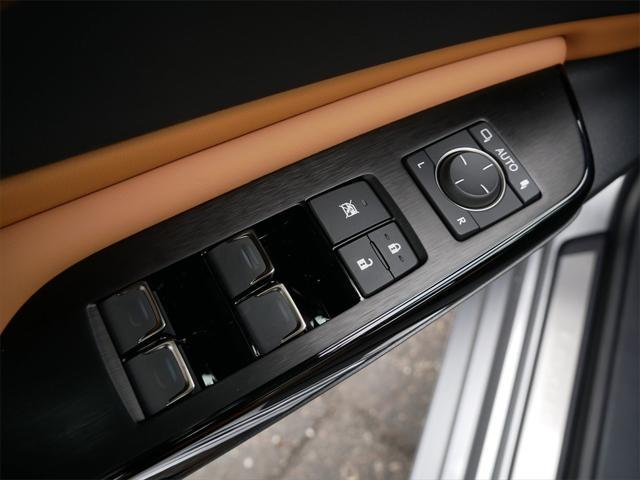 new 2025 Lexus ES 300h car, priced at $52,589