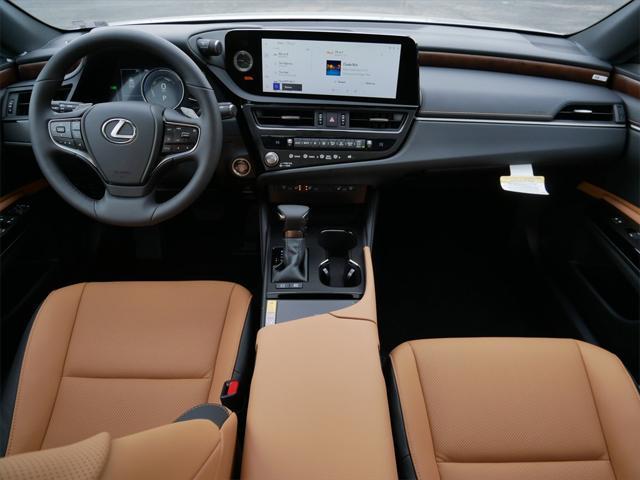 new 2025 Lexus ES 300h car, priced at $52,589
