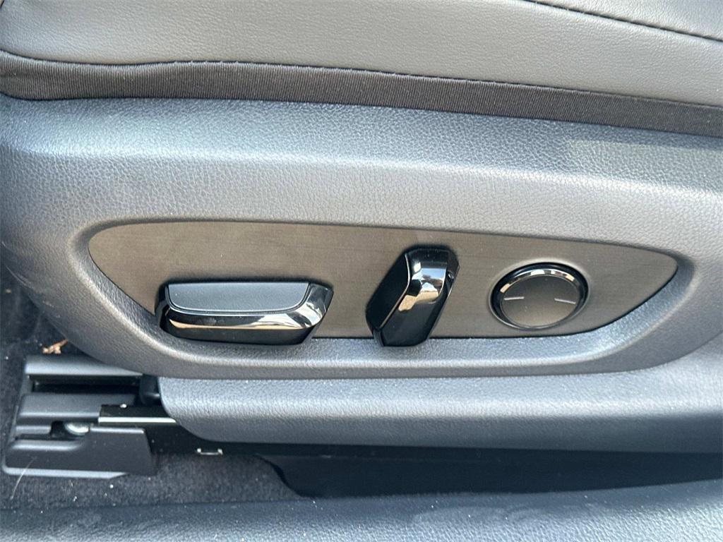 new 2025 Lexus ES 300h car