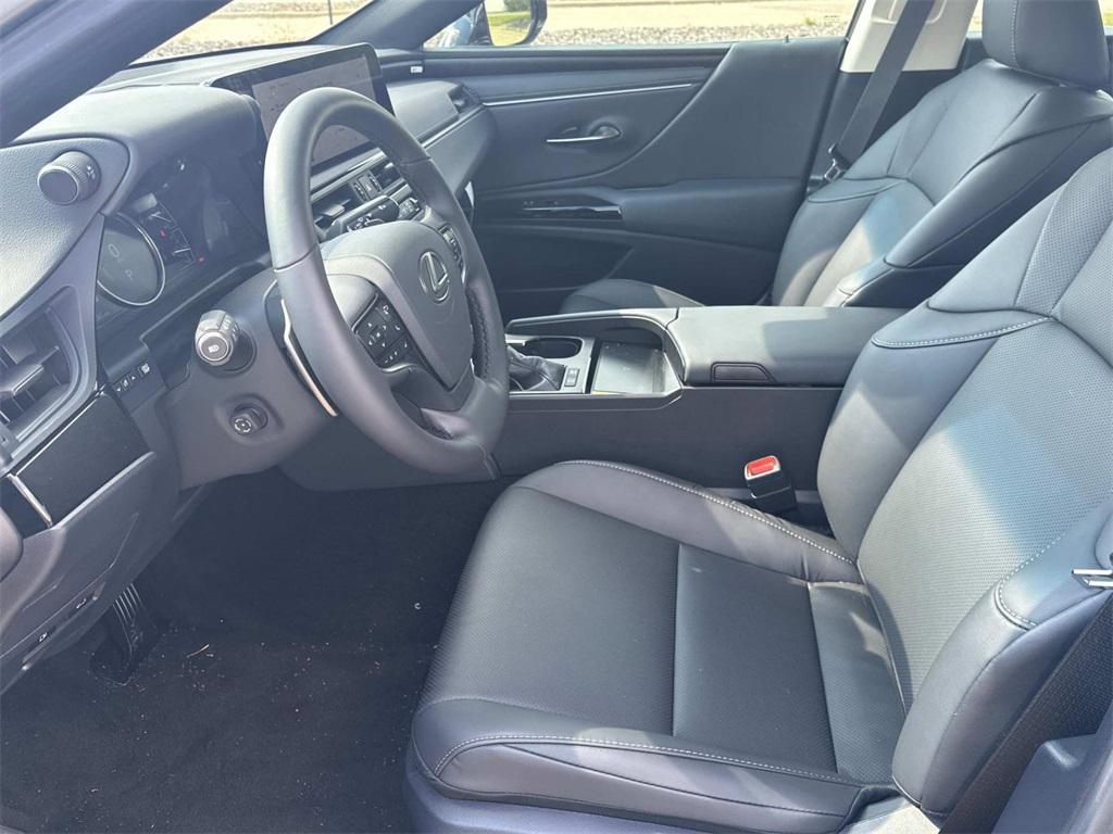 new 2025 Lexus ES 300h car