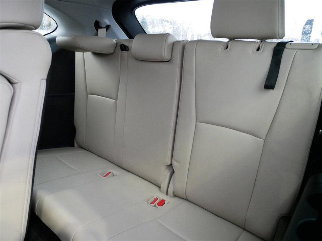 used 2022 Toyota Highlander car, priced at $35,999