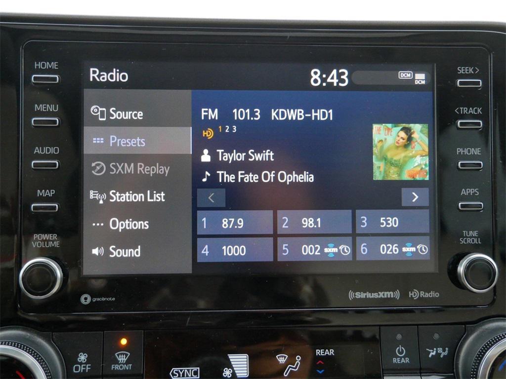 used 2022 Toyota Highlander car, priced at $35,999