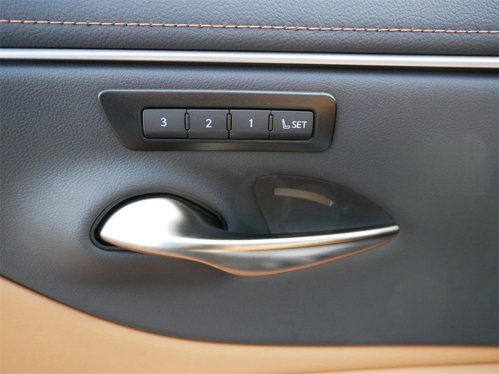 new 2025 Lexus ES 300h car, priced at $50,574