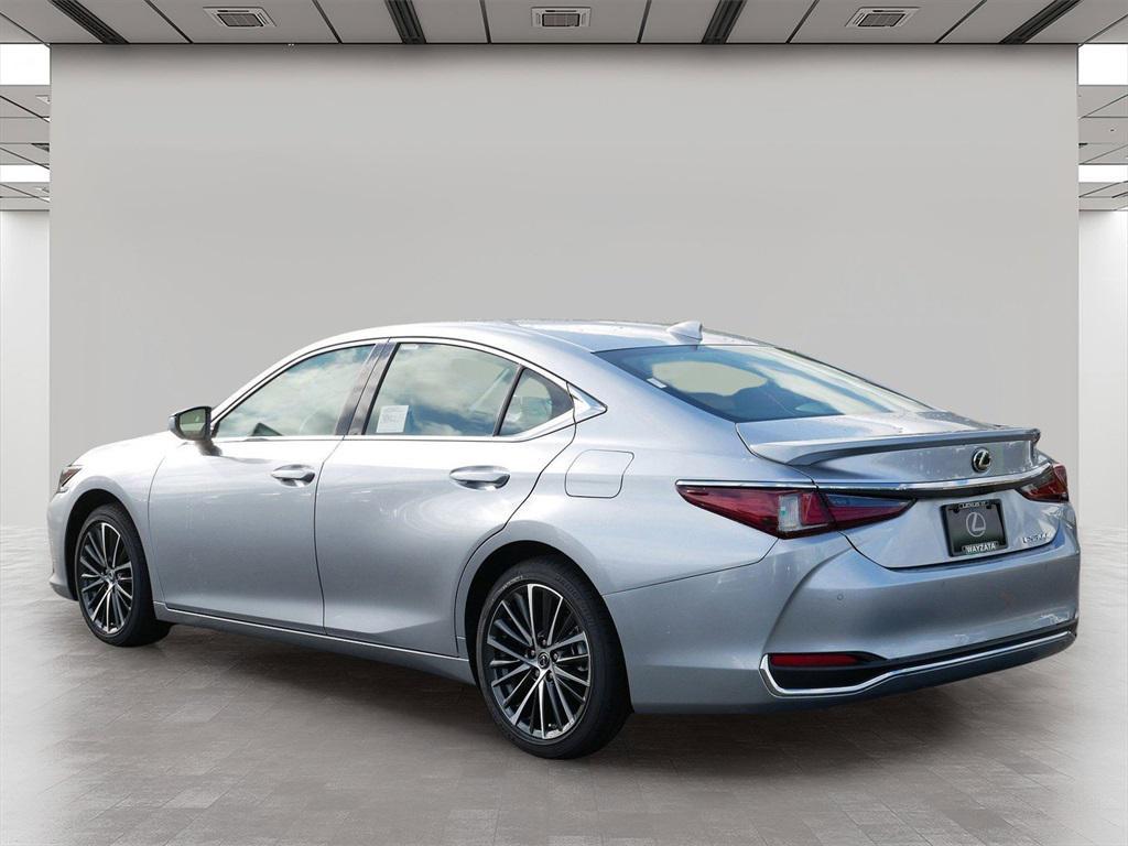 new 2025 Lexus ES 300h car, priced at $50,574
