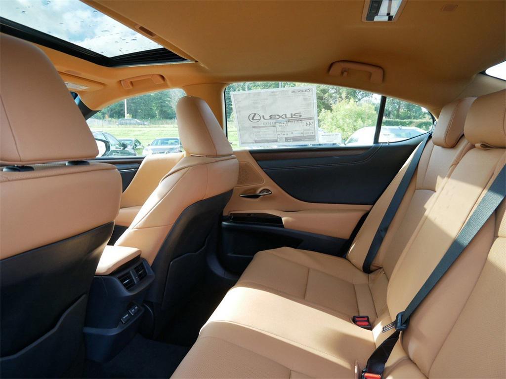 new 2025 Lexus ES 300h car, priced at $50,574
