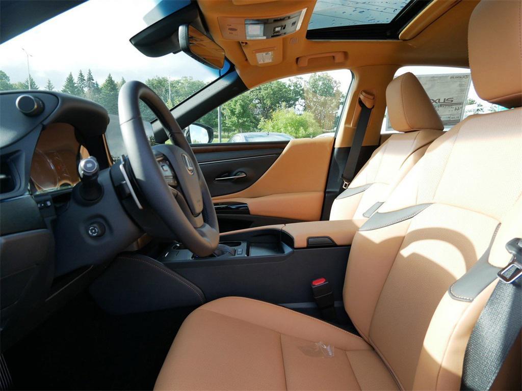 new 2025 Lexus ES 300h car, priced at $50,574