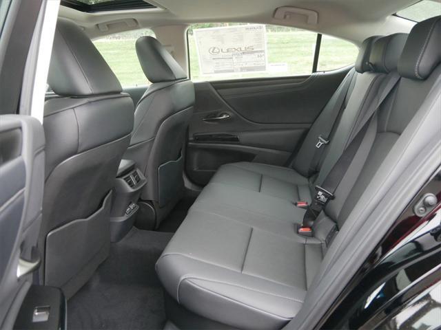 new 2025 Lexus ES 300h car, priced at $52,089