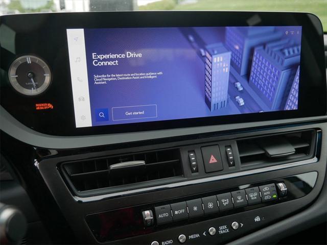 new 2025 Lexus ES 300h car, priced at $52,089