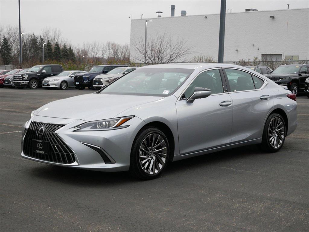 used 2025 Lexus ES 300h car, priced at $48,999